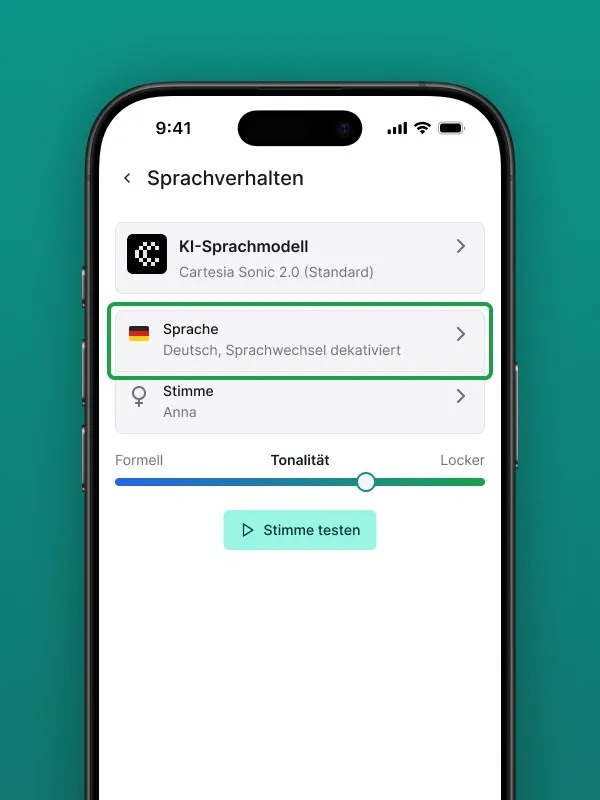 Screenshot der "Sprachverhalten"-Einstellungen in der Safina AI App. Optionen für das KI-Sprachmodell (Cartesia Sonic 2.0 Standard), Sprache (Deutsch, Sprachwechsel deaktiviert – grün hervorgehoben) und Stimme (Anna) sind sichtbar. Ein Schieberegler zur Anpassung der Tonalität von "Formell" zu "Locker" und ein "Stimme testen" Button sind ebenfalls vorhanden. Zeigt die umfassende Personalisierung der Safina AI Telefonzentrale für Unternehmen.
