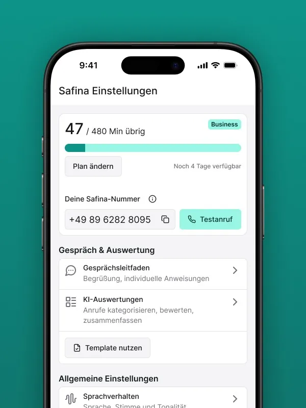 Screenshot der Safina AI App Übersicht: Safina Einstellungen. Zeigt den aktuellen Minutenverbrauch (47 von 480 Min übrig) im Business-Tarif, die eigene Safina-Telefonnummer (+49 89 6282 8095) mit Testanruf-Option. Darunter Sektionen für Gesprächsleitfaden, KI-Auswertungen und Allgemeine Einstellungen. Visualisiert das Dashboard zur Verwaltung der Safina AI Telefonzentrale.